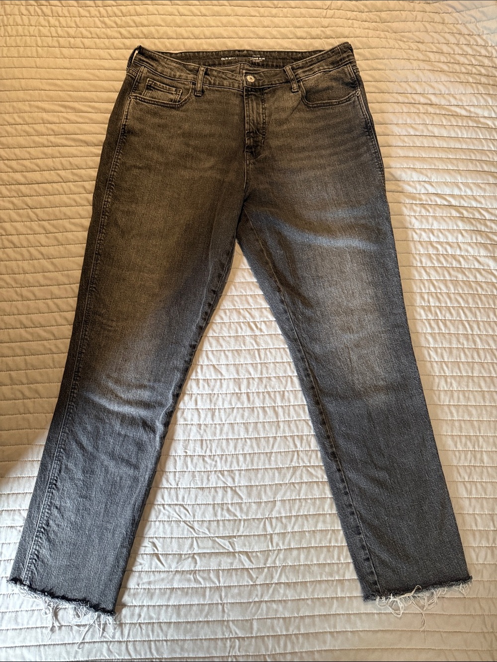 Old Navy High-Rise Vintage Slim Straight Jeans in Washed Gray